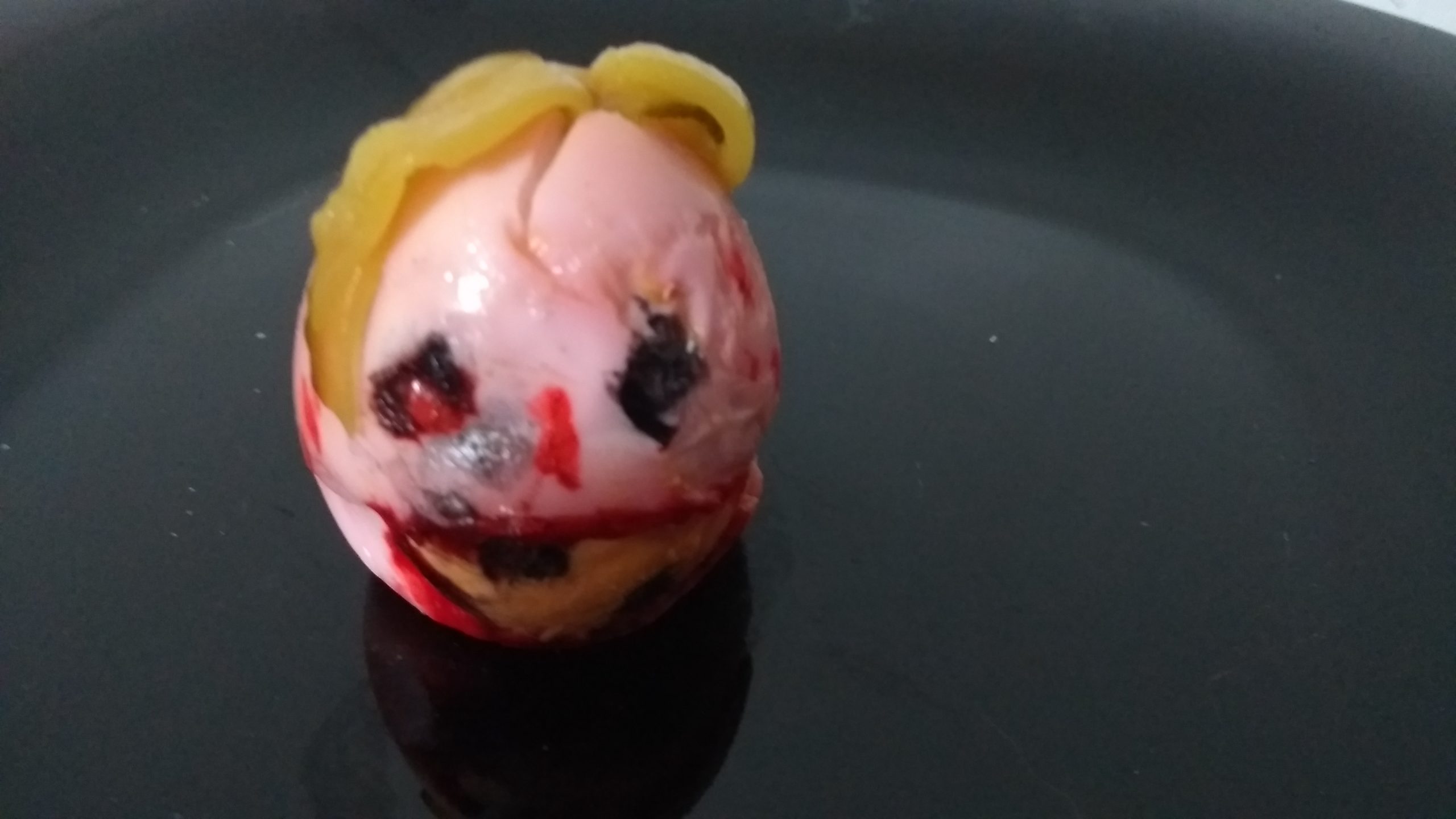 Smirko – Das Rote-Bete-Zombie-Ei für Halloween